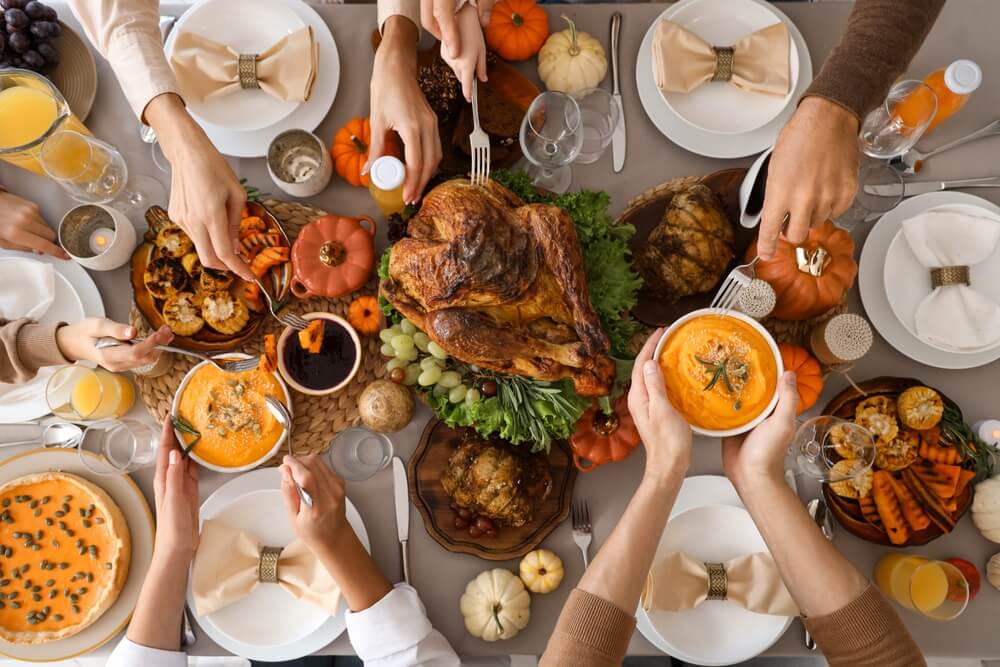 tips for hosting a stress-free thanksgiving